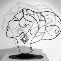 Amy-acier-bruni-2-winhouse-sculpture-edition-femme-portrait-beaute-laure-simoneau-art-decoration-limitee-hommage
