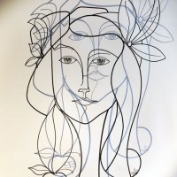 Eve-3-sculpture-wiresculpture-laure-simoneau-fil-de-fer-lor-femme-pomme-dieu-art-artiste-creation-6-jour-portrait-wire-commande-picasso-inspiration-honfleur-paris-sculpteur-fildeferiste