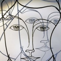 Eve-4-sculpture-wiresculpture-laure-simoneau-fil-de-fer-lor-femme-pomme-dieu-art-artiste-creation-6-jour-portrait-wire-commande-picasso-inspiration-honfleur-paris-sculpteur-fildeferiste