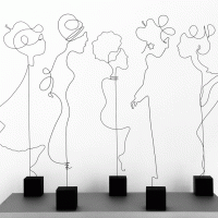 Femmes-psyché-laure-simoneau-atelier-lor-femmes-du-monde-sculpture-fil-de-fer-wire-musee-mailliol-giacometti