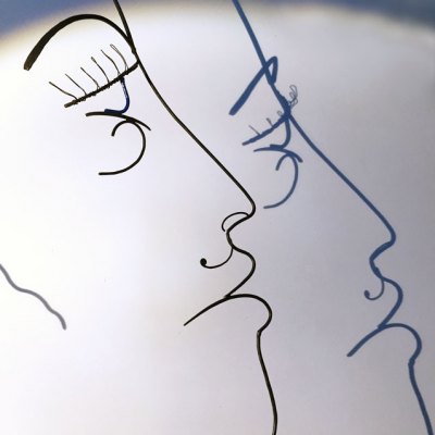Hera-ombre-5-deesse-sculpture-wire-fil-de-fer-laure-simoneau-portrait-femme-monumentale-art-contemporainartiste-sculpteur-woman-personnage-grece-grecque-mariage-amour