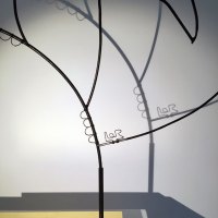 l-inncence-5-sculpture-lor-laure-simoneau-portrait-femme-or-fil-de-fer-wire-gold-ombre-poesie