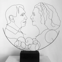 parents-Roxane-lor-portrait-cmmande-sculpture-wire-fil-de-fer-atelier-paris-sur-mesure-art-calder-acier-metal-1